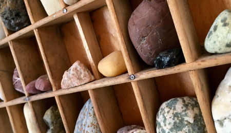 rock shelve display