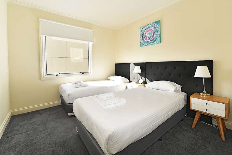 Apartment 51 33 La Trobe Street Melbourne CBD