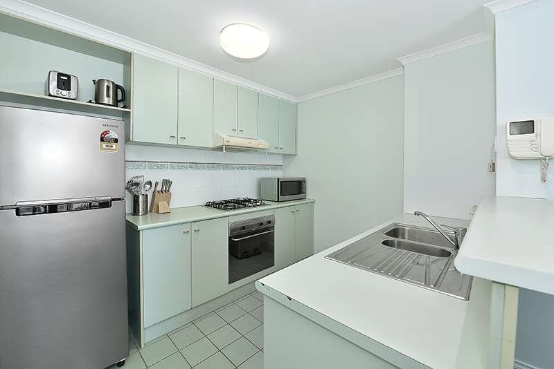 Apartment 76 33 La Trobe Street Melbourne CBD