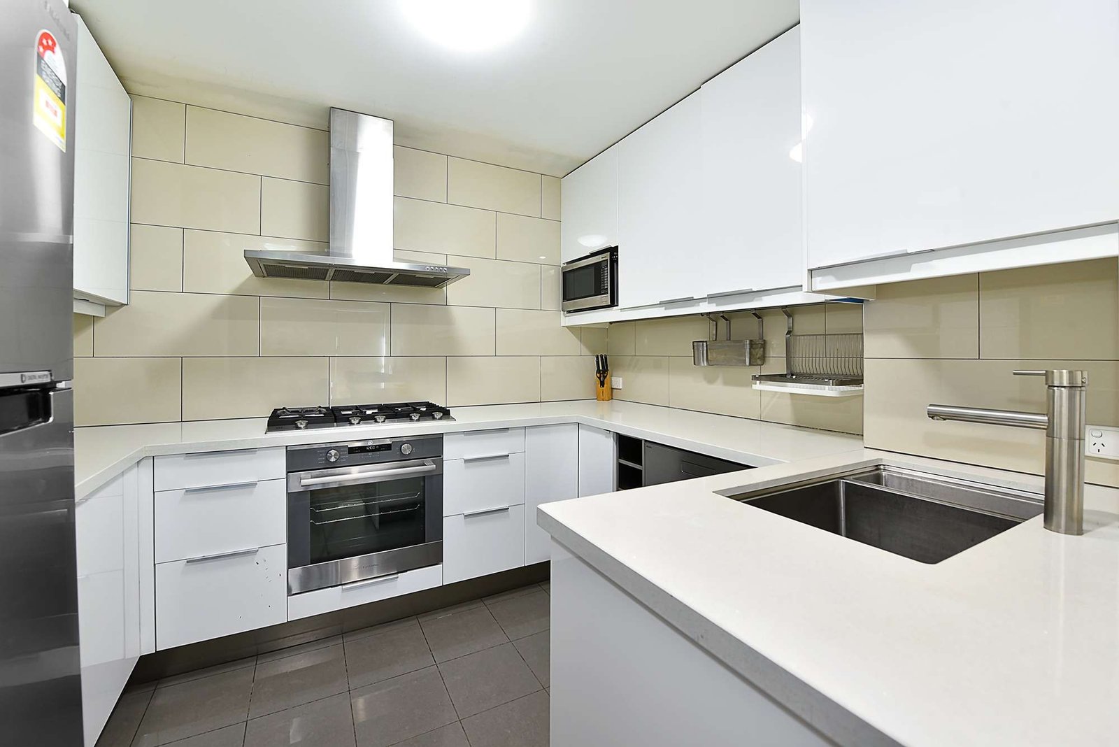 Apartment 71 33 La Trobe Street Melbourne CBD