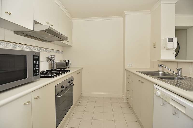 Apartment 51 33 La Trobe Street Melbourne CBD