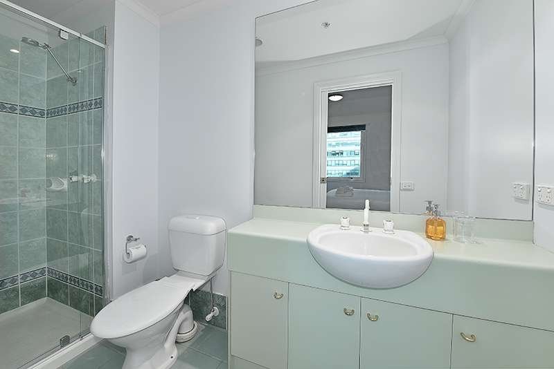 Apartment 76 33 La Trobe Street Melbourne CBD