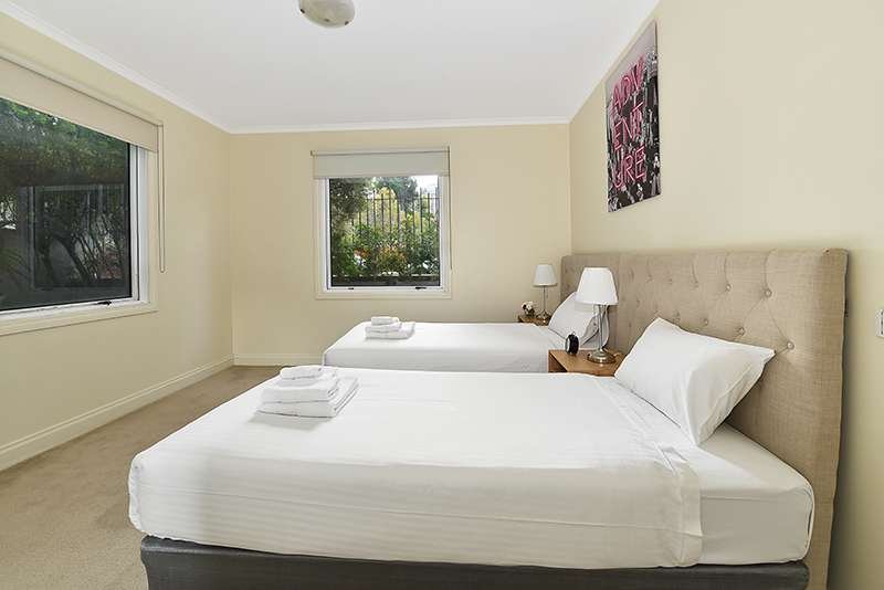 Apartment 8 33 La Trobe Street Melbourne CBD