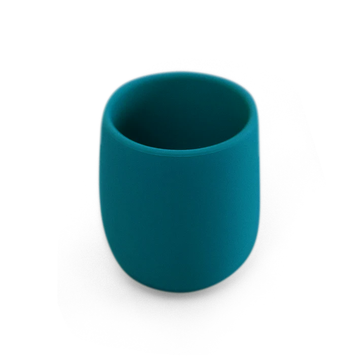 Joyfull Mealtimes: Gentle Sips with Our Silicone Cups for Babies