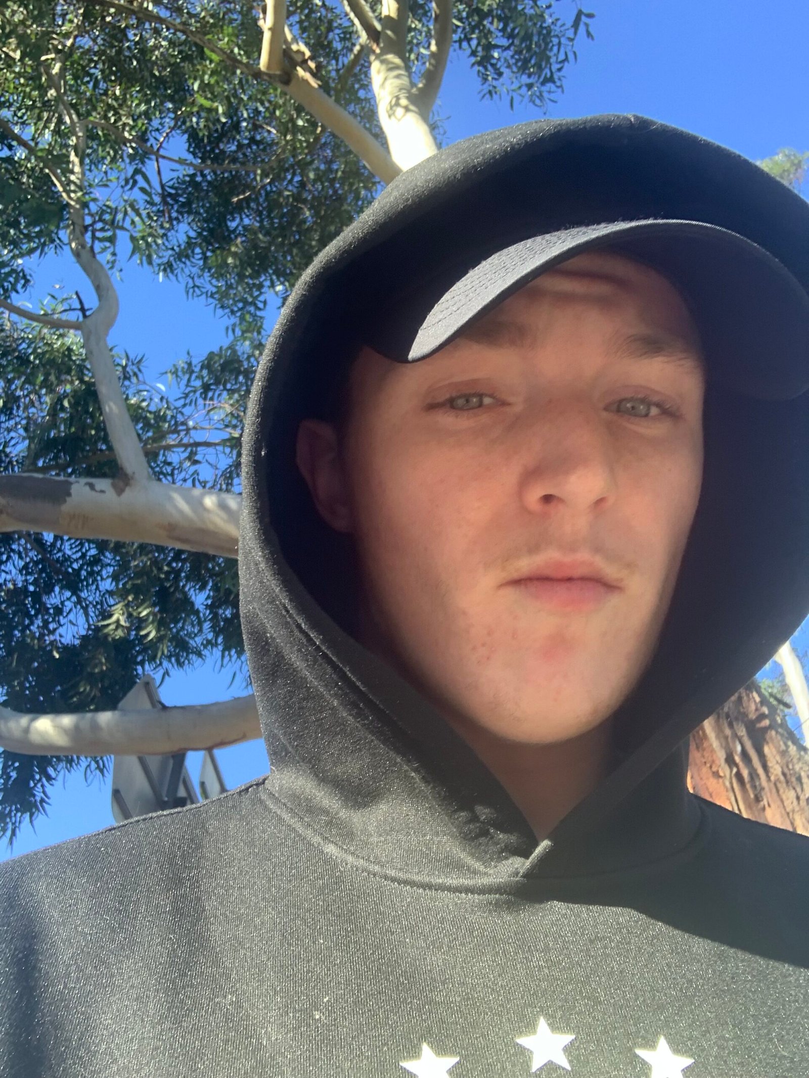 Available from 29th June onwards for meet n bang from now females only all ages is ok