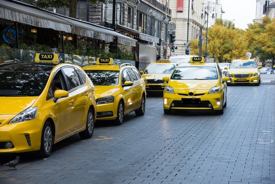 Clyde North Taxi – Local Rides You Can Trust