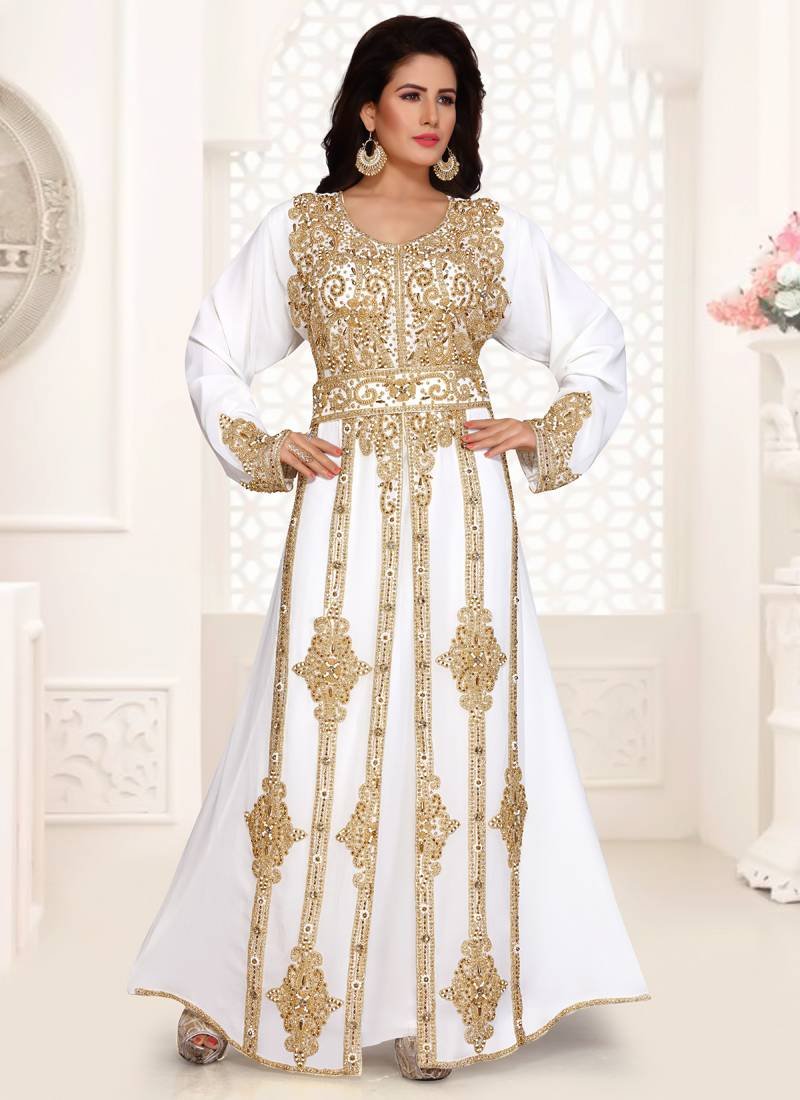 The Stunning Elegant White Kaftan at Special Discount – Shop Now