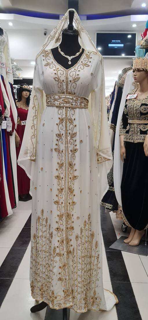 Elegant Embroidery Kaftan – Special Discount on Numbers