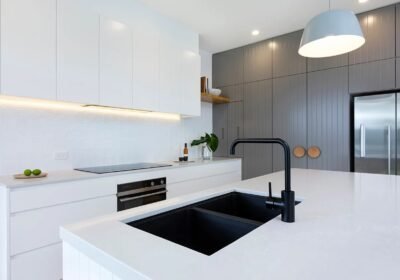 white-contemporary-kitchen