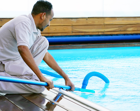 Affordable Green Pool Cleaning Services – Restore Your Pool’s Sparkle!