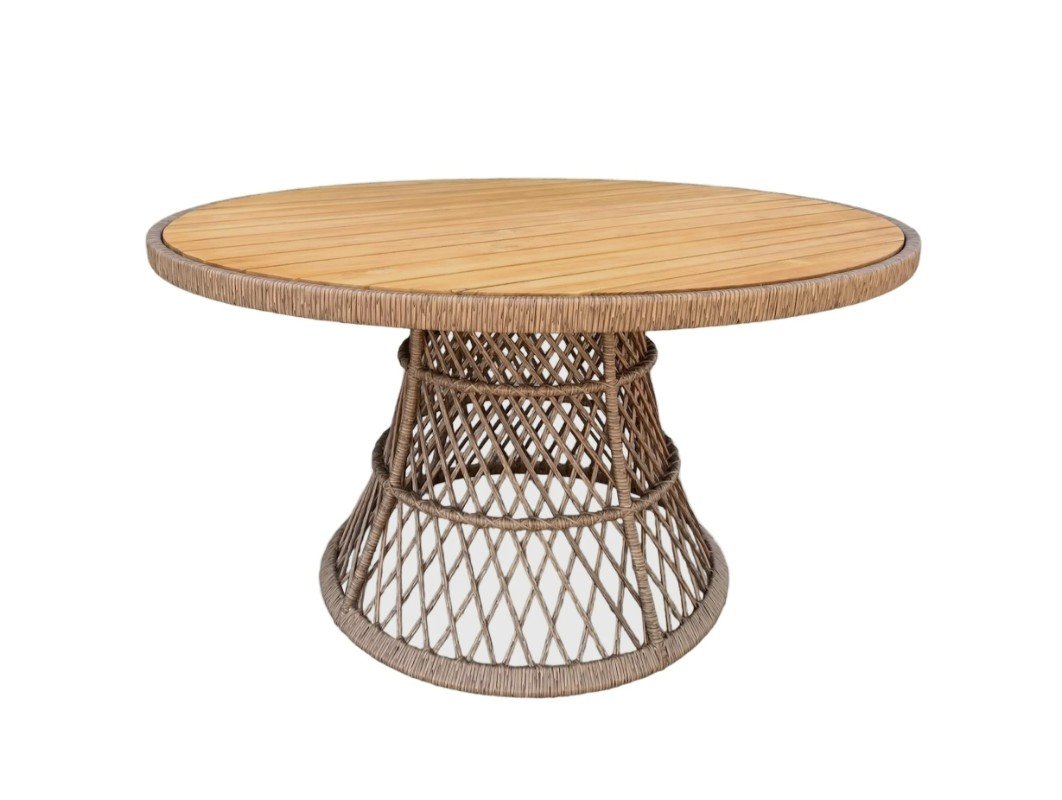 Elegant Bridgewater Round Dining Table for Outdoor Spaces