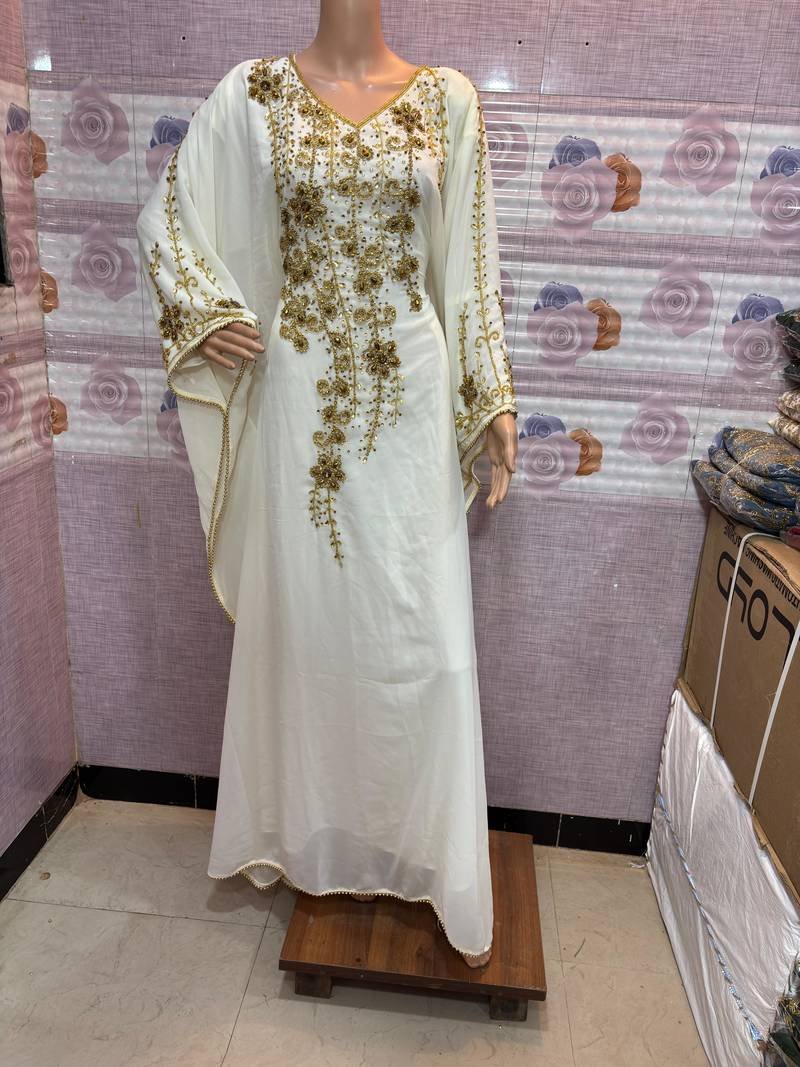 White Kaftan for Women by Mirraw | Stylish Kaftan – 30% Off