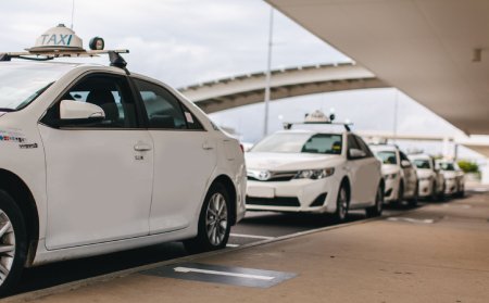 Stressed about navigating airport traffic and parking?