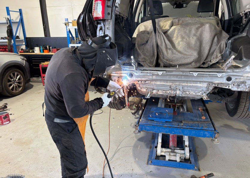 Gain Authentic Car Spray Painting In Adelaide