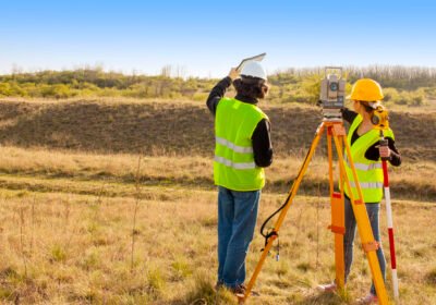 South-East-Land-Surveyor-performing-a-land-survey-in-Melbourne-for-a-client